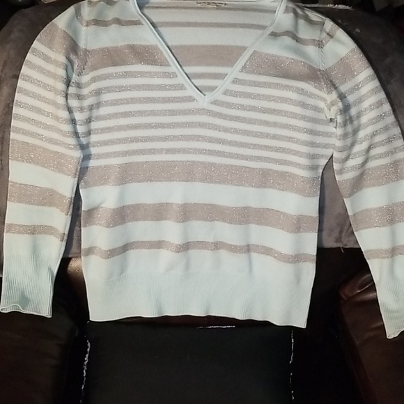 Sweater - Picture 4 of 4